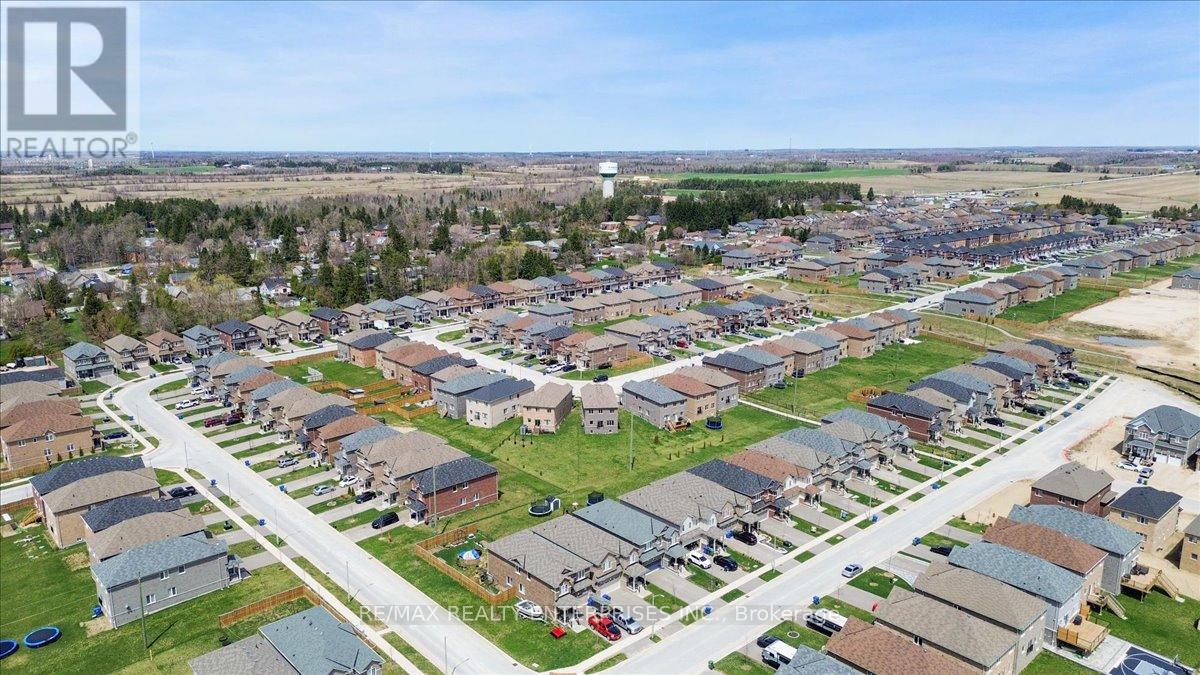 Photo 23 of 18 Southcrest Court, Brampton ON