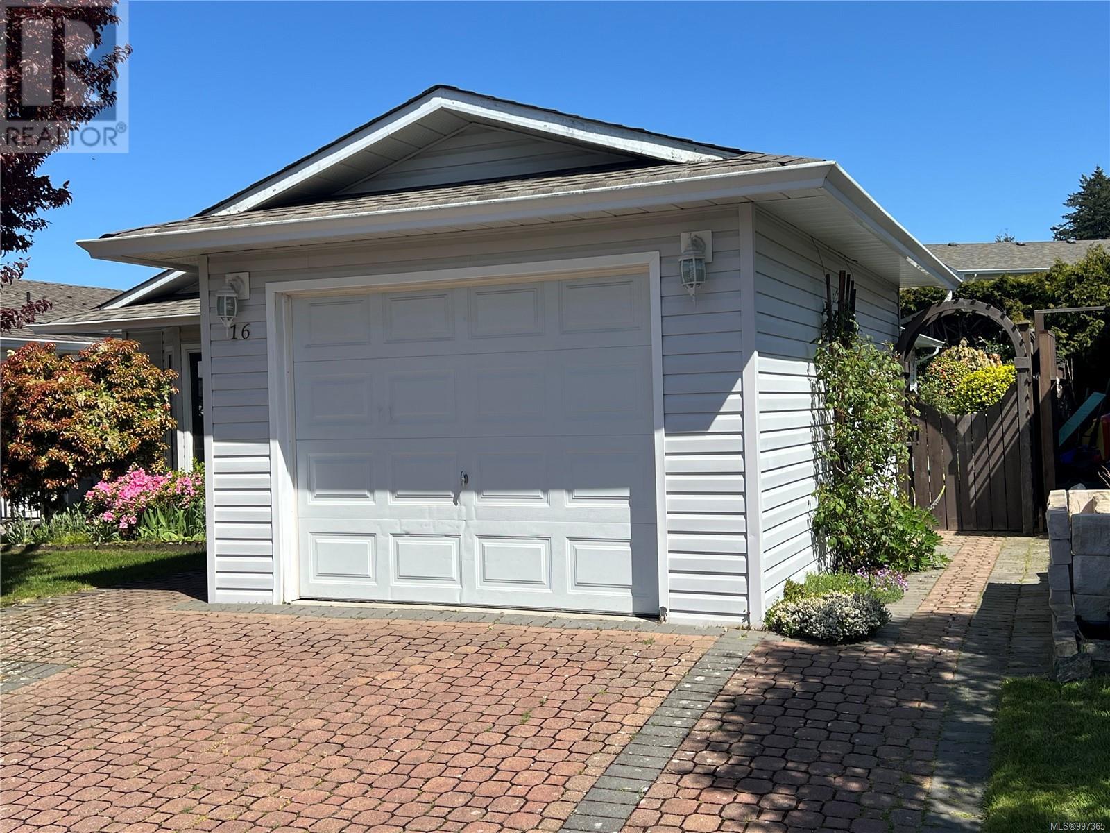  16 Eagle Lane, View Royal