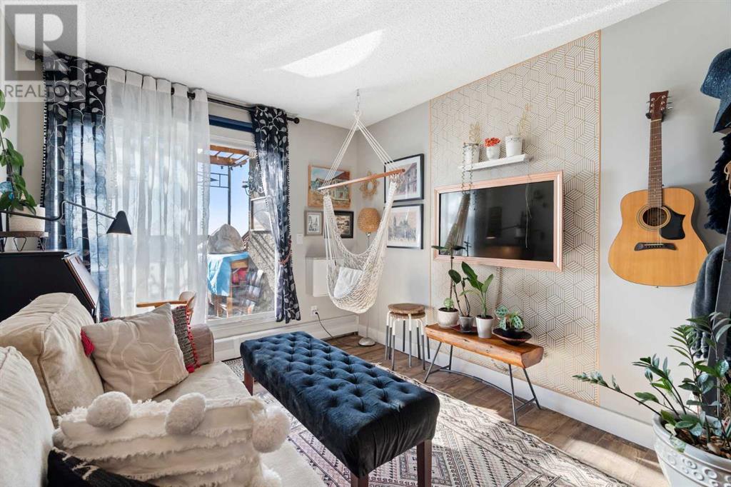 Single Family House Multi-level for Sale in   Village Terrace SW Patterson Calgary 