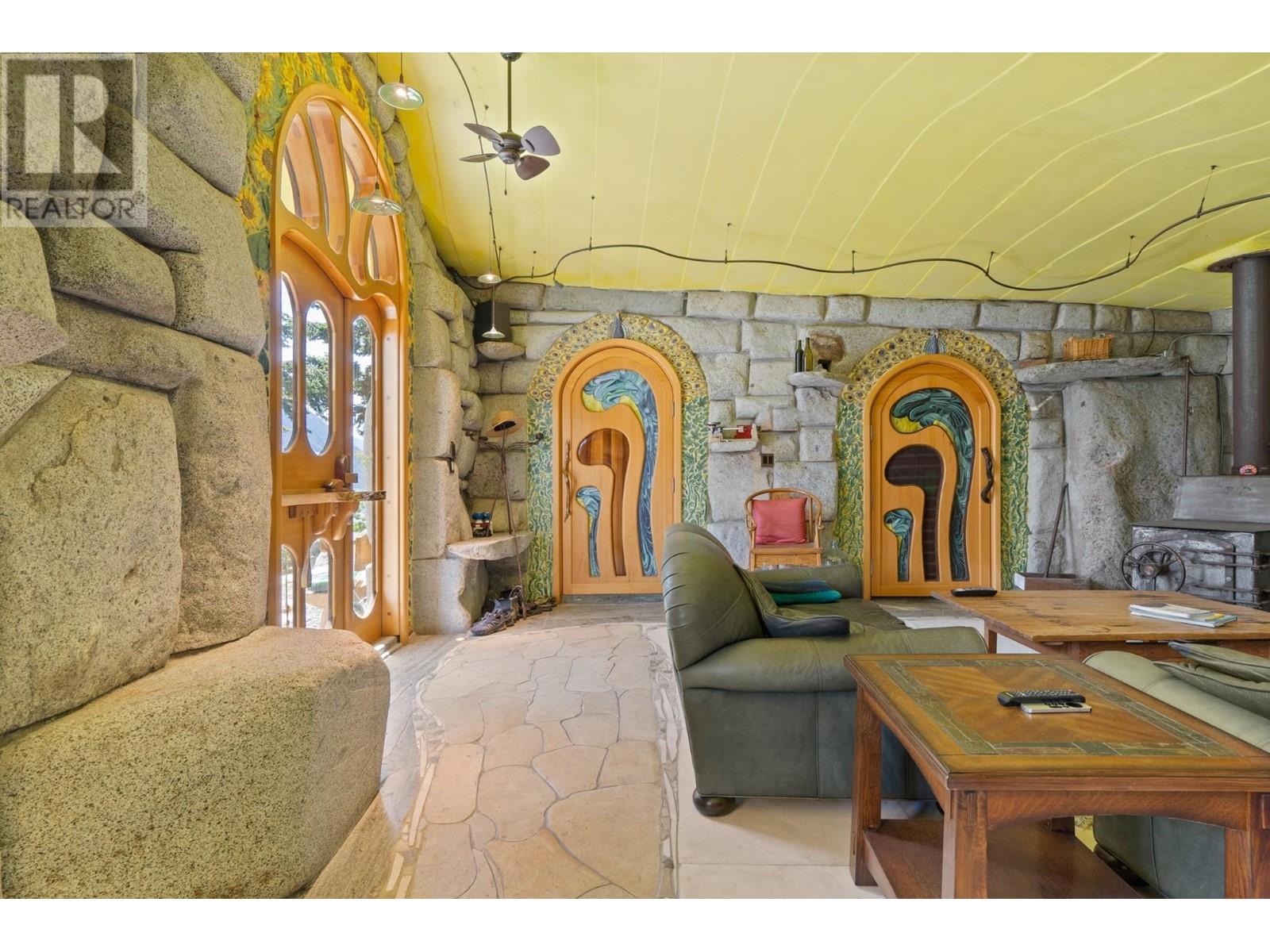 20100 HIGHLINE ROAD, D'Arcy
