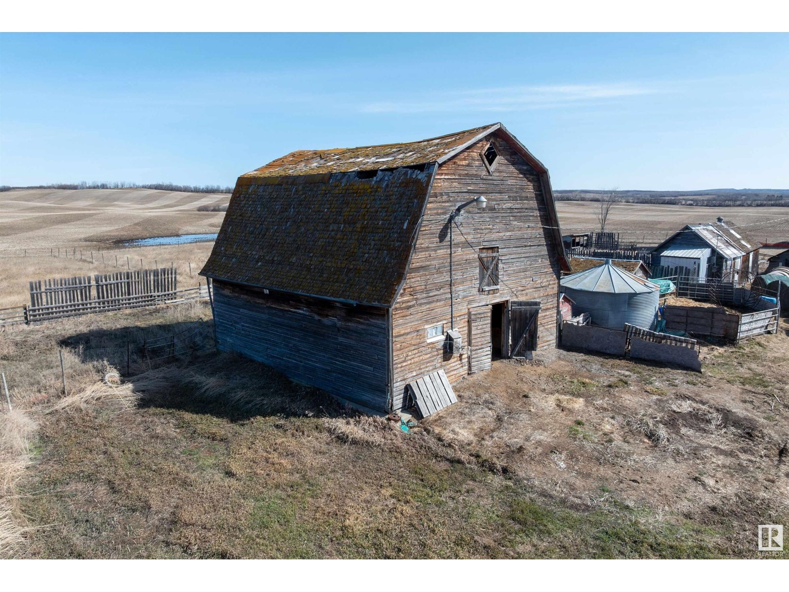 Photo 1 of 560011 Range Road 114, Rural Two Hills County AB