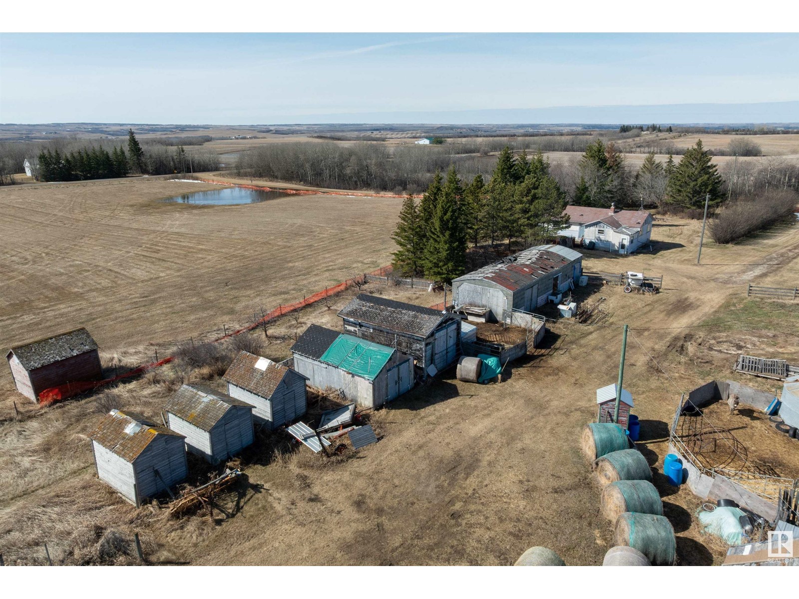 Photo 10 of 560011 Range Road 114, Rural Two Hills County AB