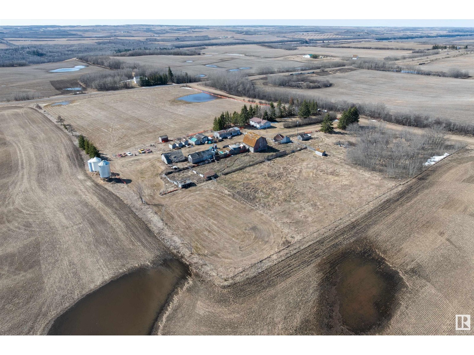 Photo 24 of 560011 Range Road 114, Rural Two Hills County AB