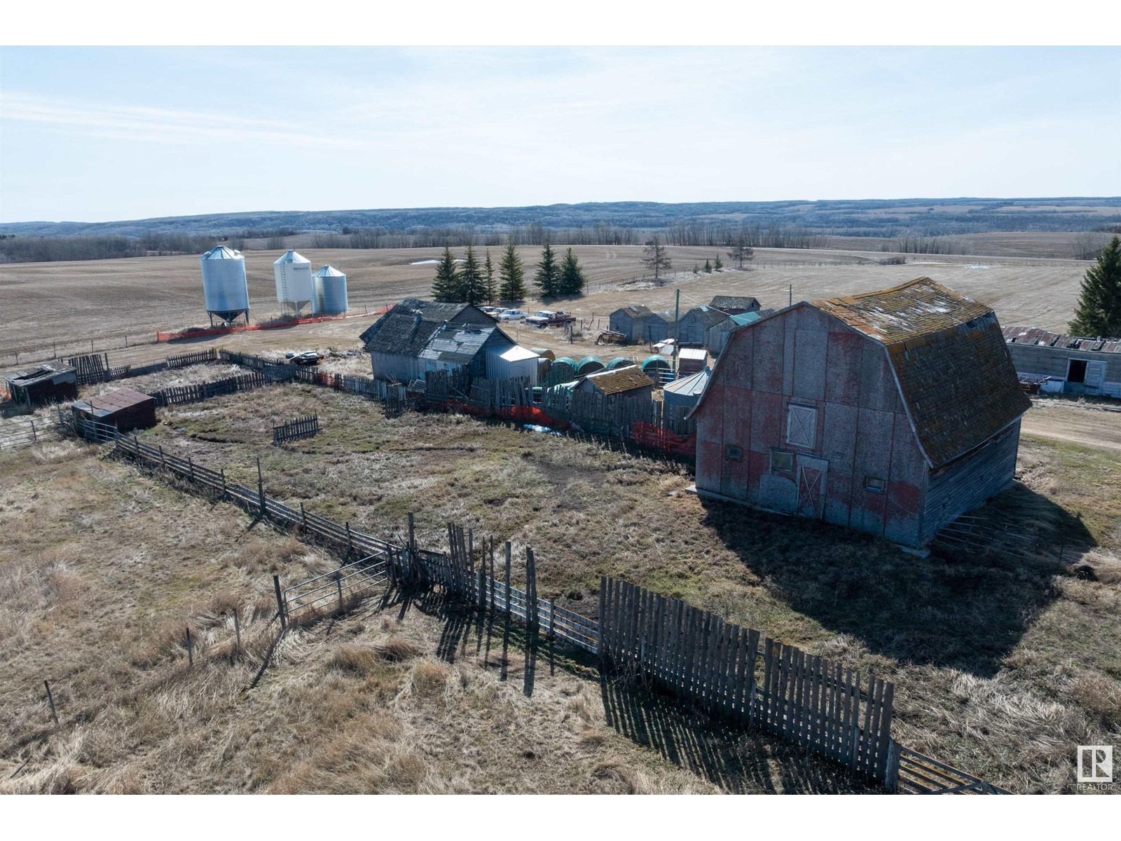 Photo 20 of 560011 Range Road 114, Rural Two Hills County AB