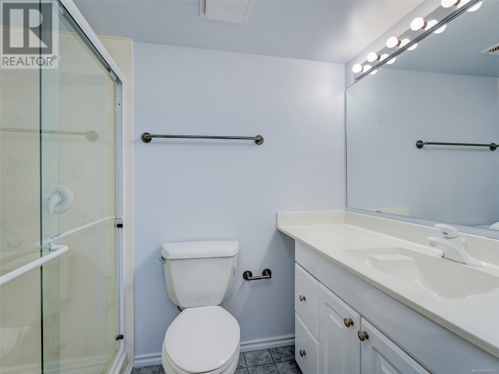 #404 1560 HILLSIDE AVE - Image 17