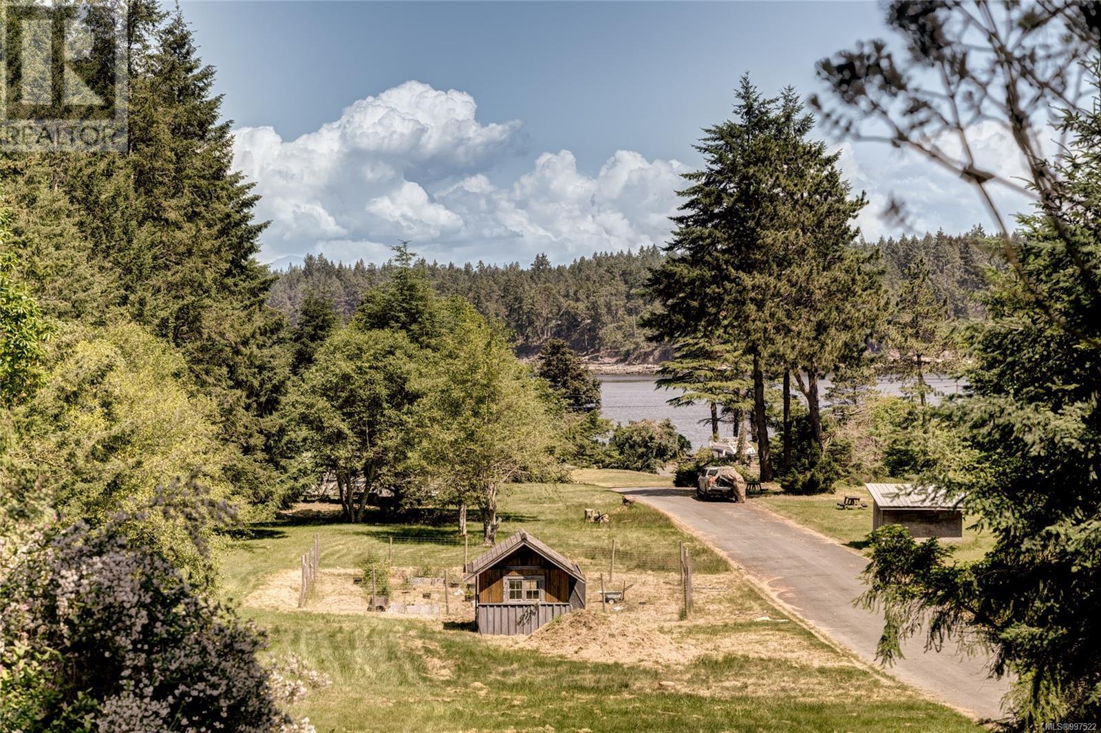 215 Easthom Rd, Gabriola Island