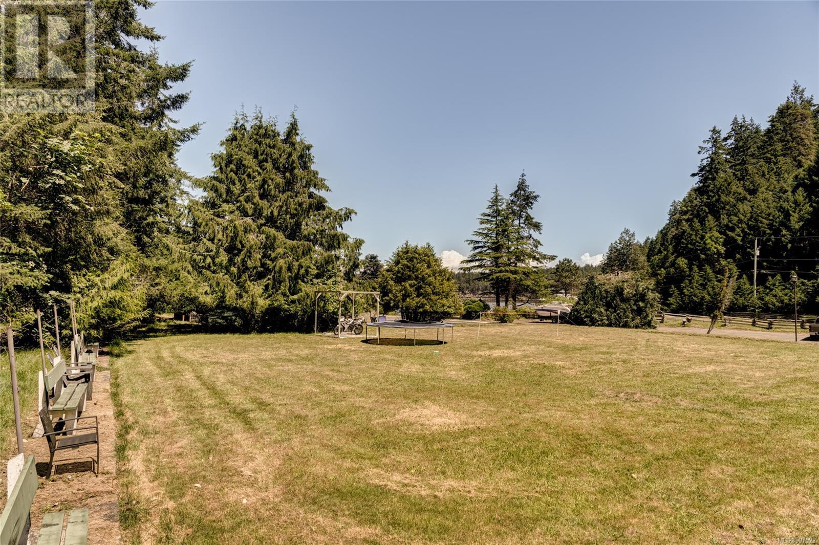 215 Easthom Rd, Gabriola Island