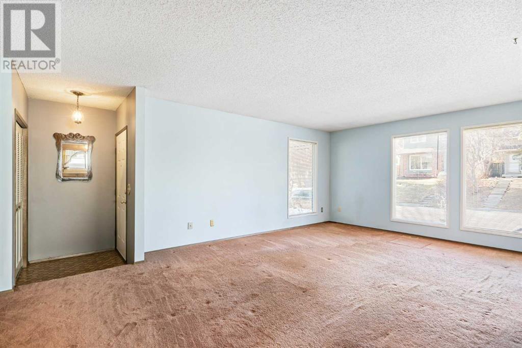 Single Family House 4 Level for Sale in  Edgeford Road NW Edgemont Calgary 