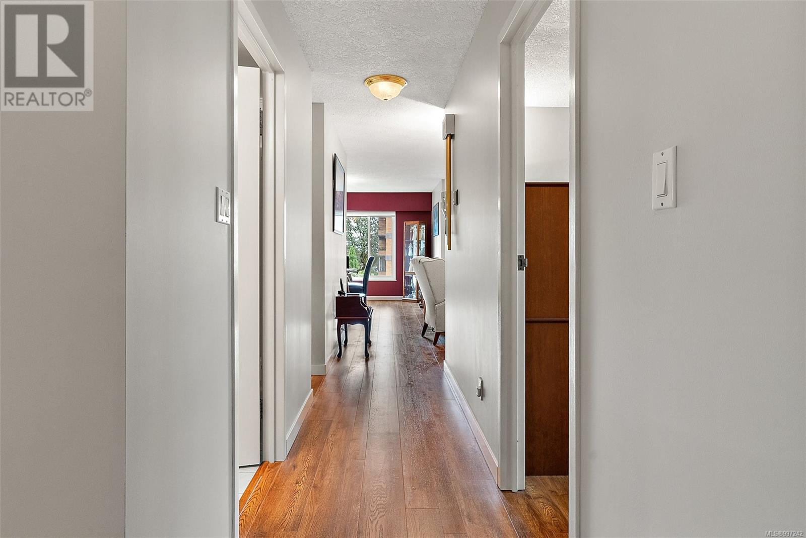 404 2920 COOK St, Victoria