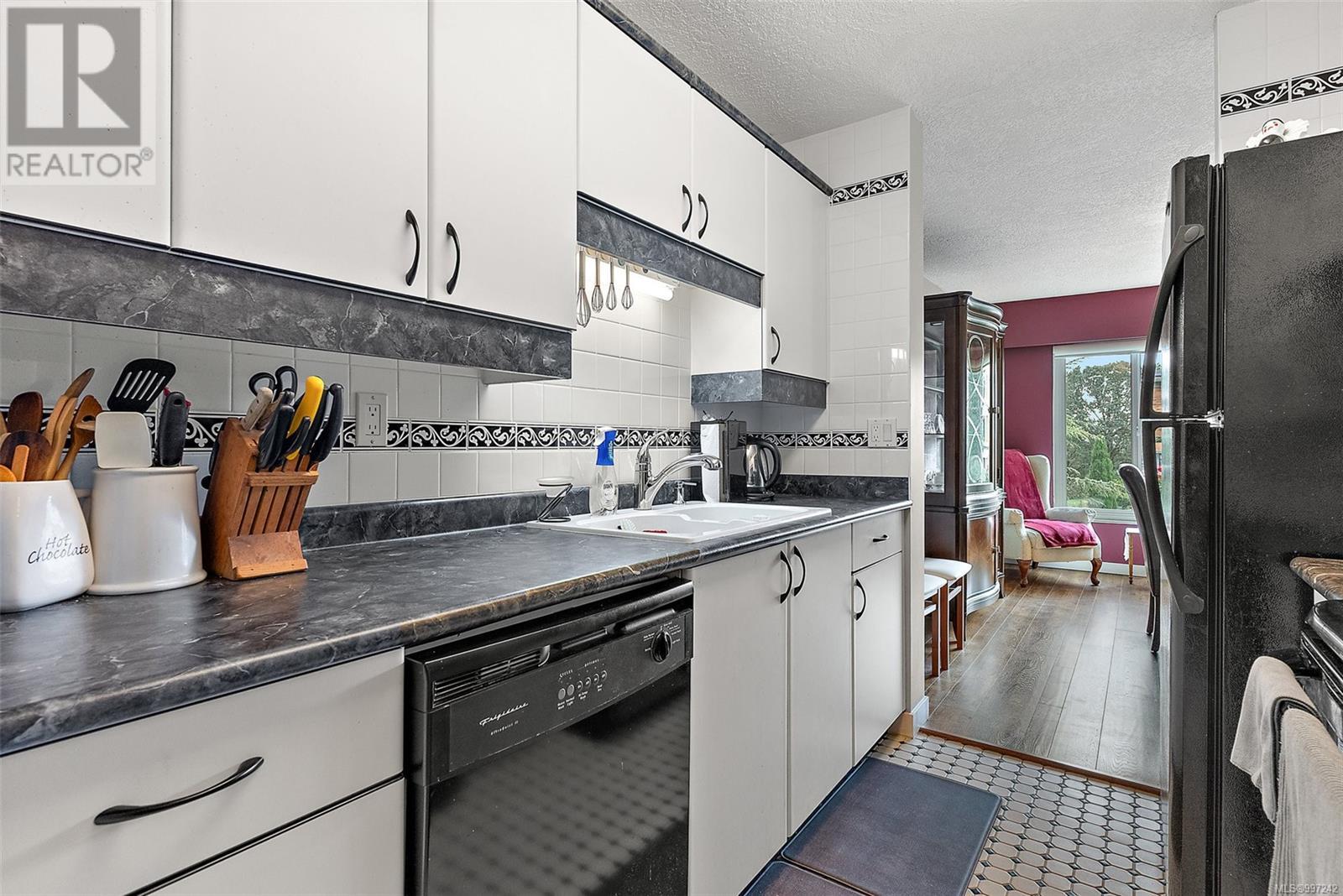 404 2920 COOK Street, Victoria