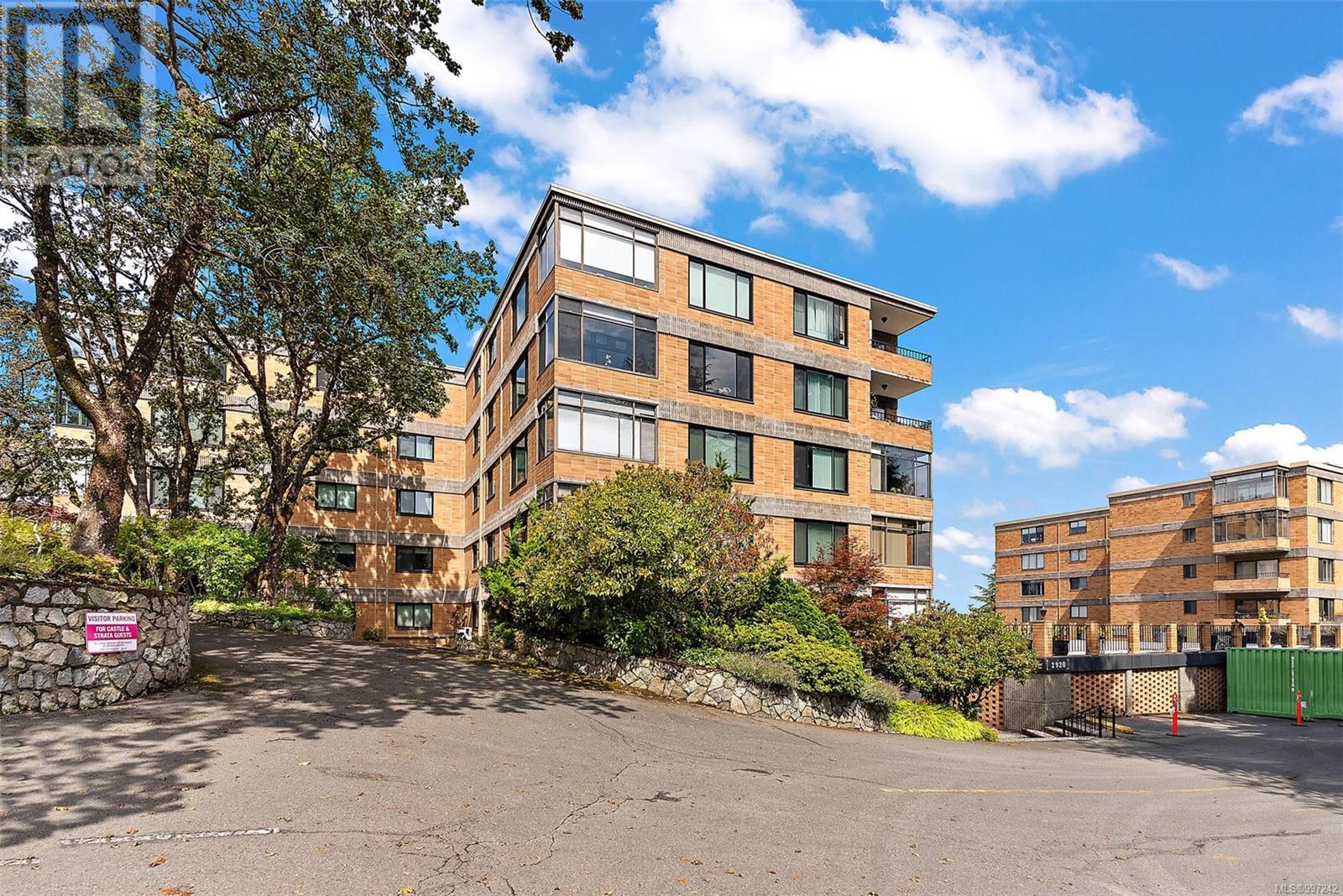 404 2920 COOK St, Victoria