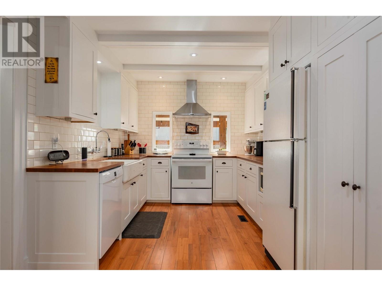 1443 Columbia Avenue, Trail