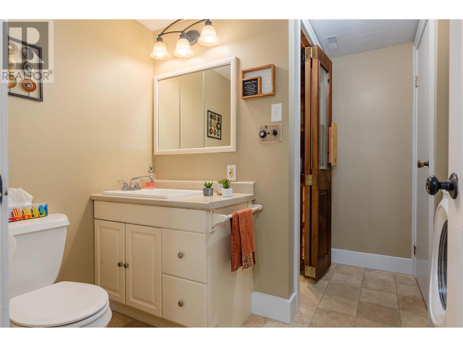 1443 Columbia Avenue, Trail
