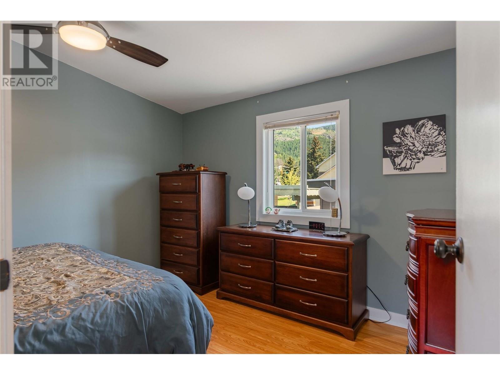 1443 Columbia Avenue, Trail