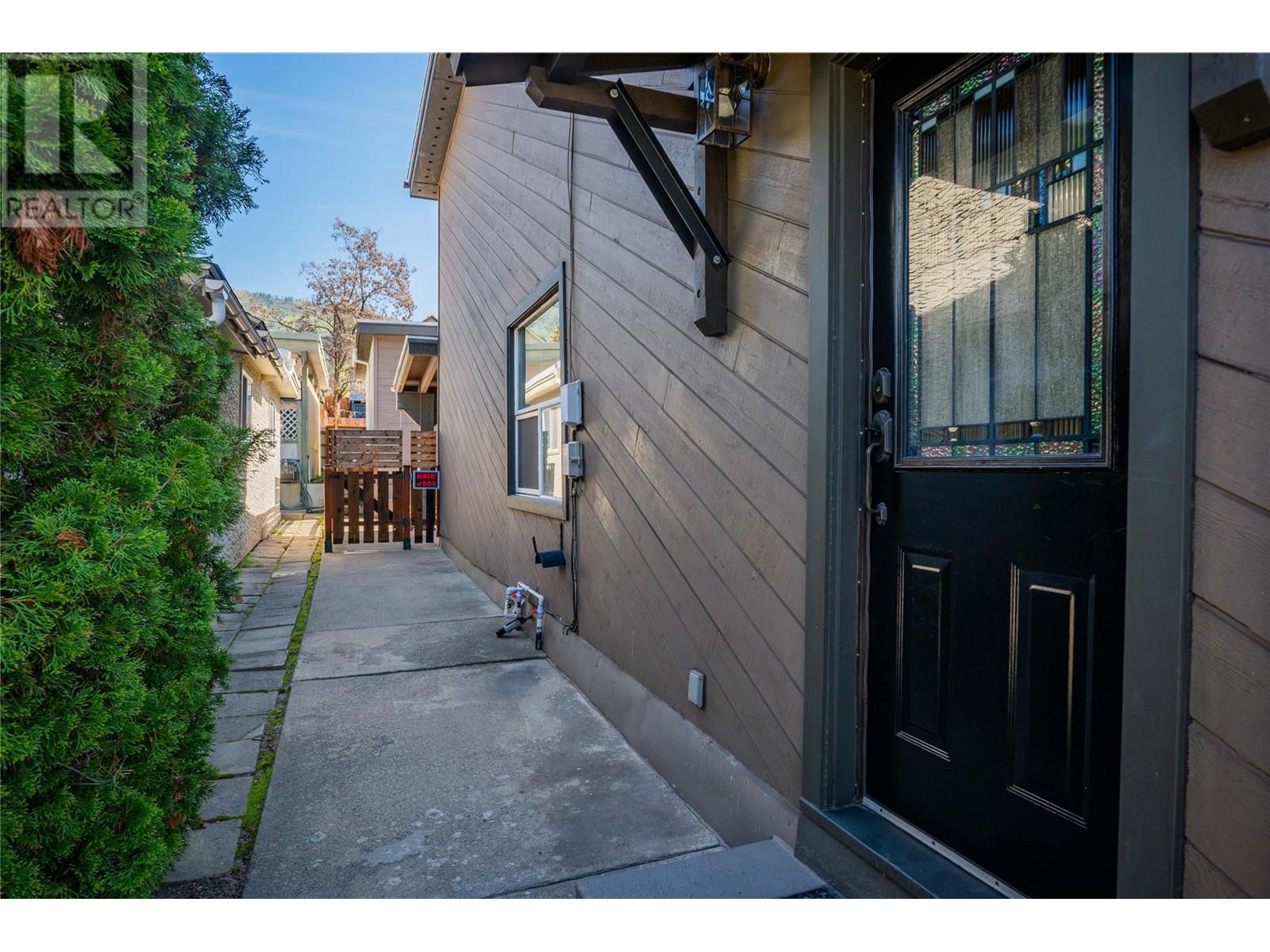 1443 Columbia Avenue, Trail
