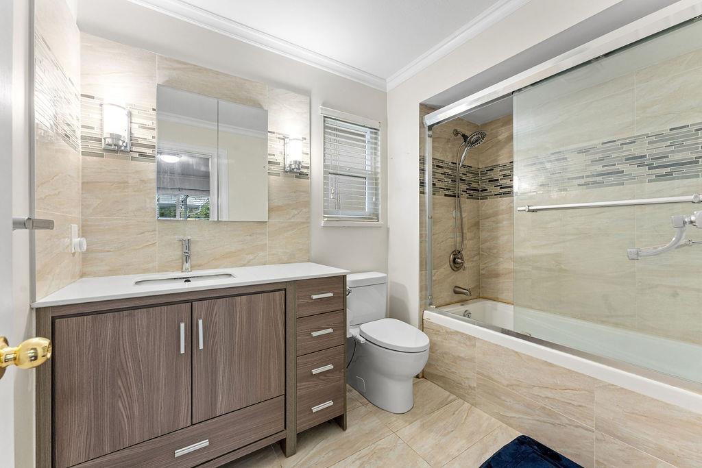 Photo 14 of 15473 27 A Avenue, Surrey BC