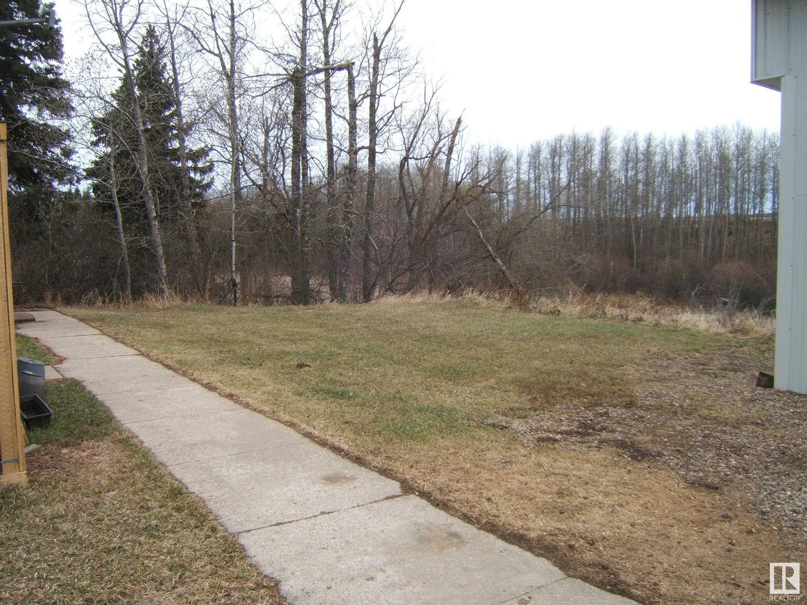 Photo 5 of 4901 47 Av, Myrnam AB