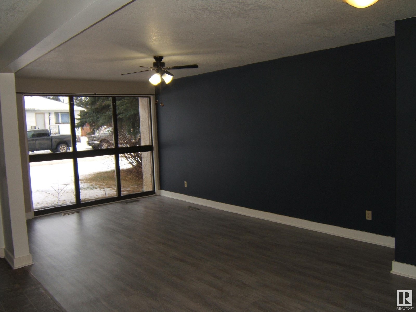 Photo 10 of 4901 47 Av, Myrnam AB