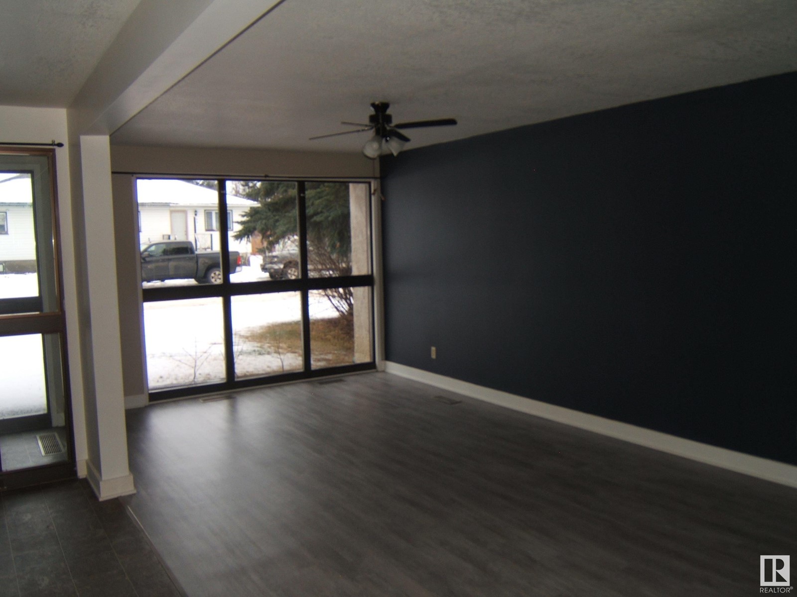Photo 11 of 4901 47 Av, Myrnam AB
