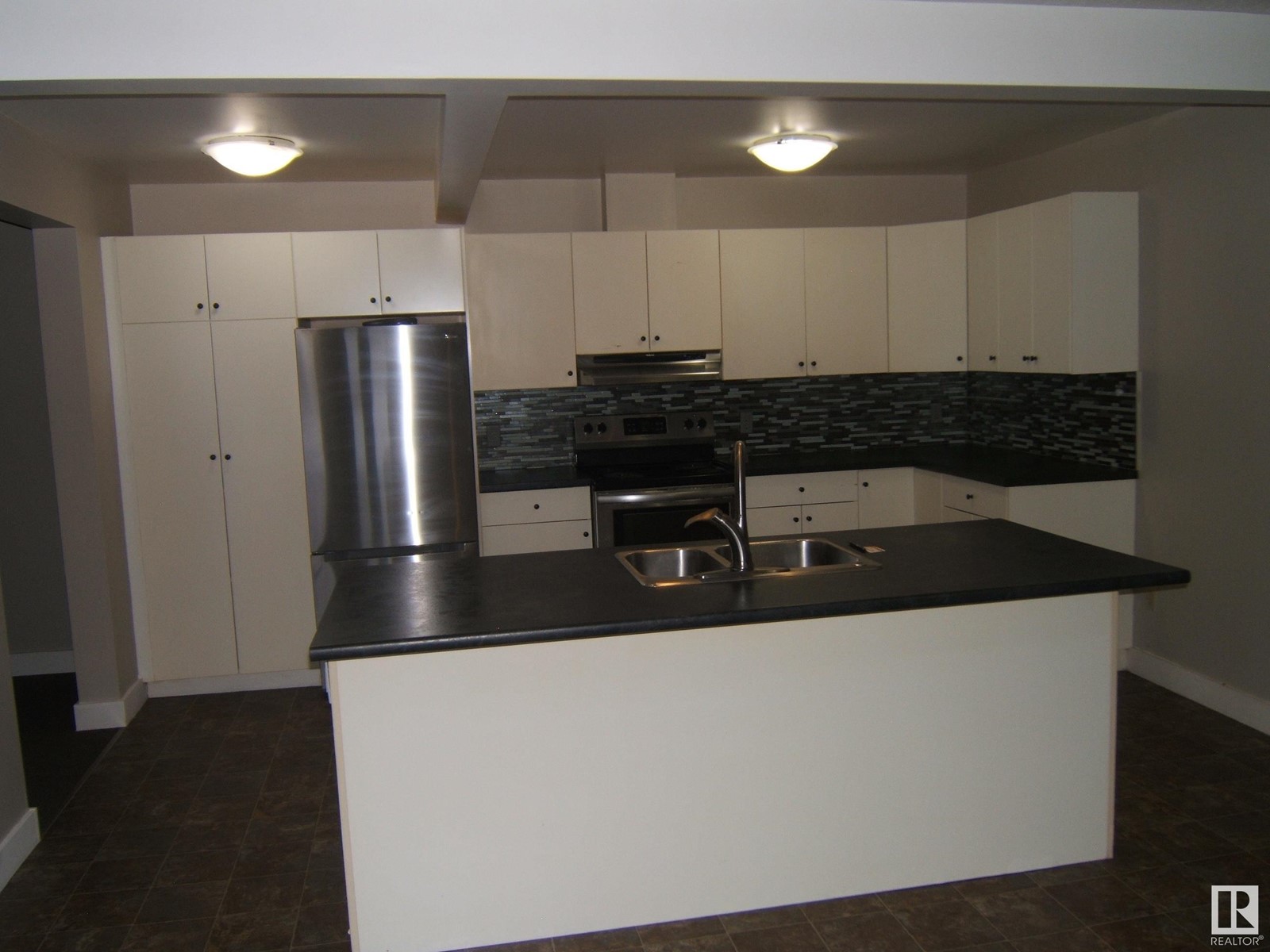 Photo 15 of 4901 47 Av, Myrnam AB