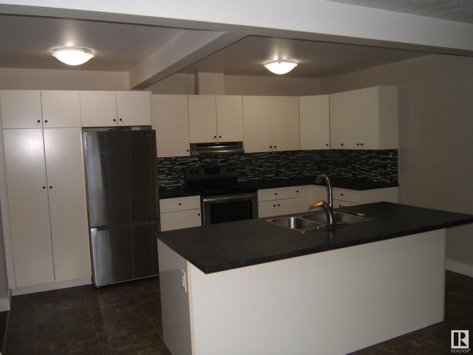 Photo 20 of 4901 47 Av, Myrnam AB