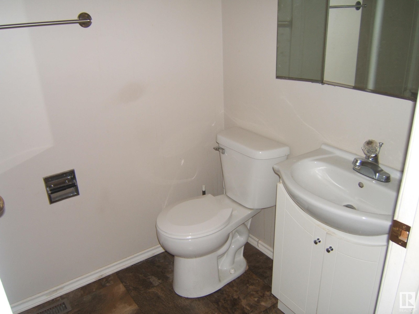 Photo 43 of 4901 47 Av, Myrnam AB