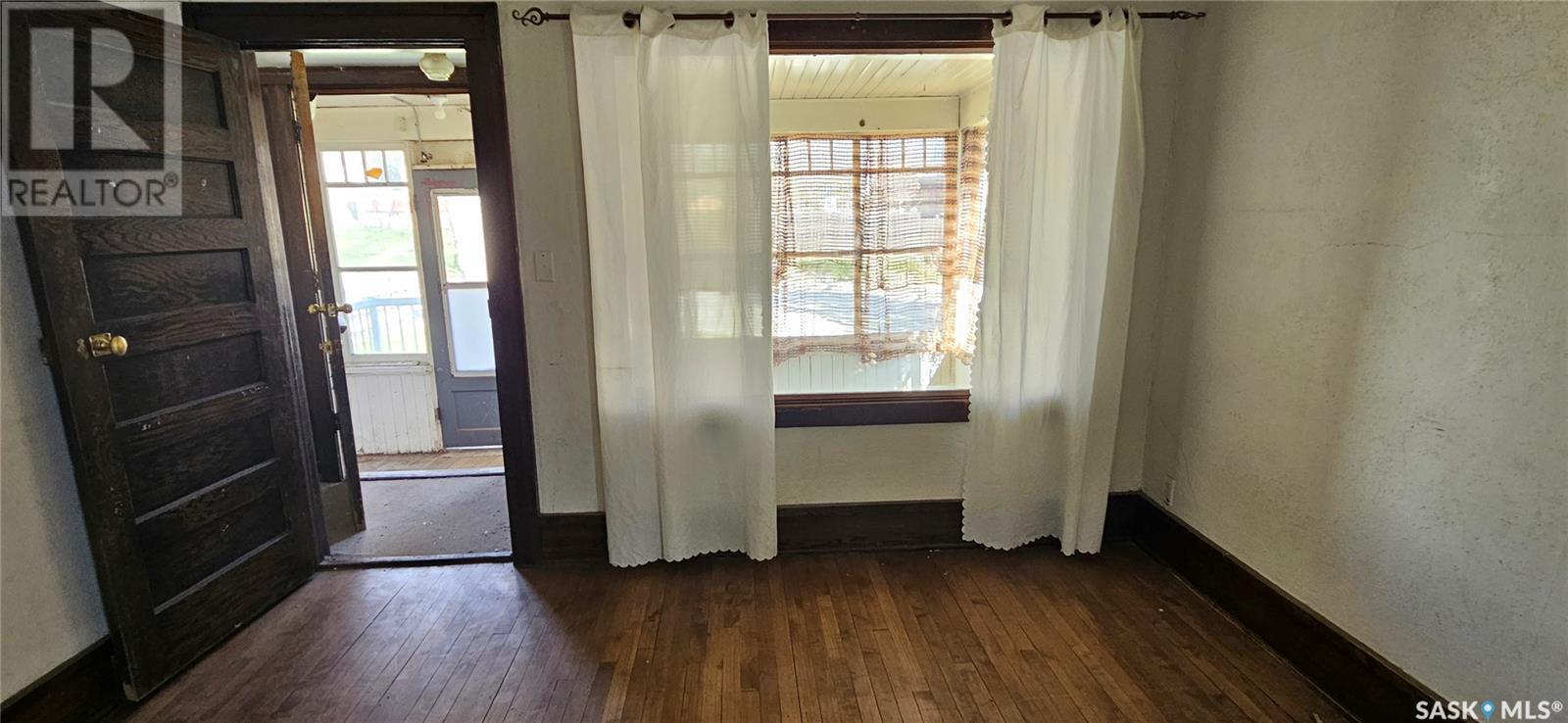Single Family House Bungalow for Sale in  nd AVENUE NW Swift Current 