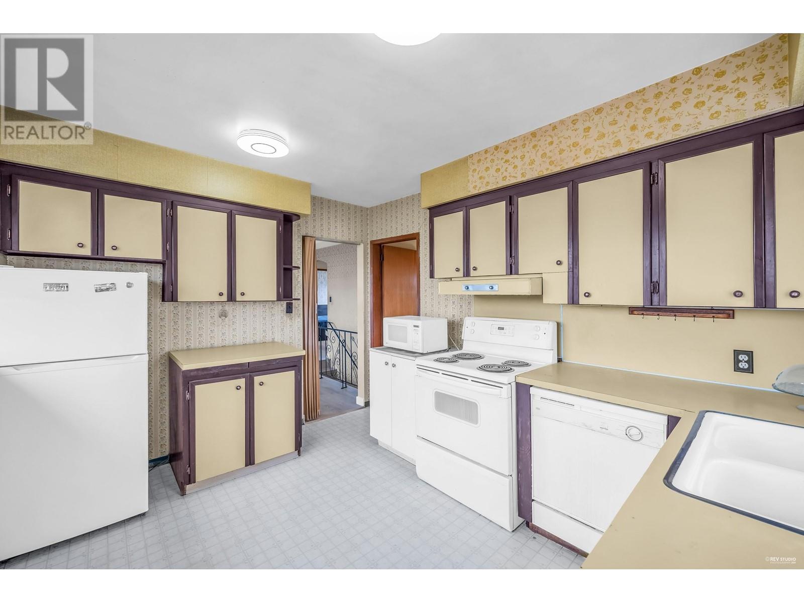 8620 CAMDEN CRESCENT, Richmond real estate listing R2885302