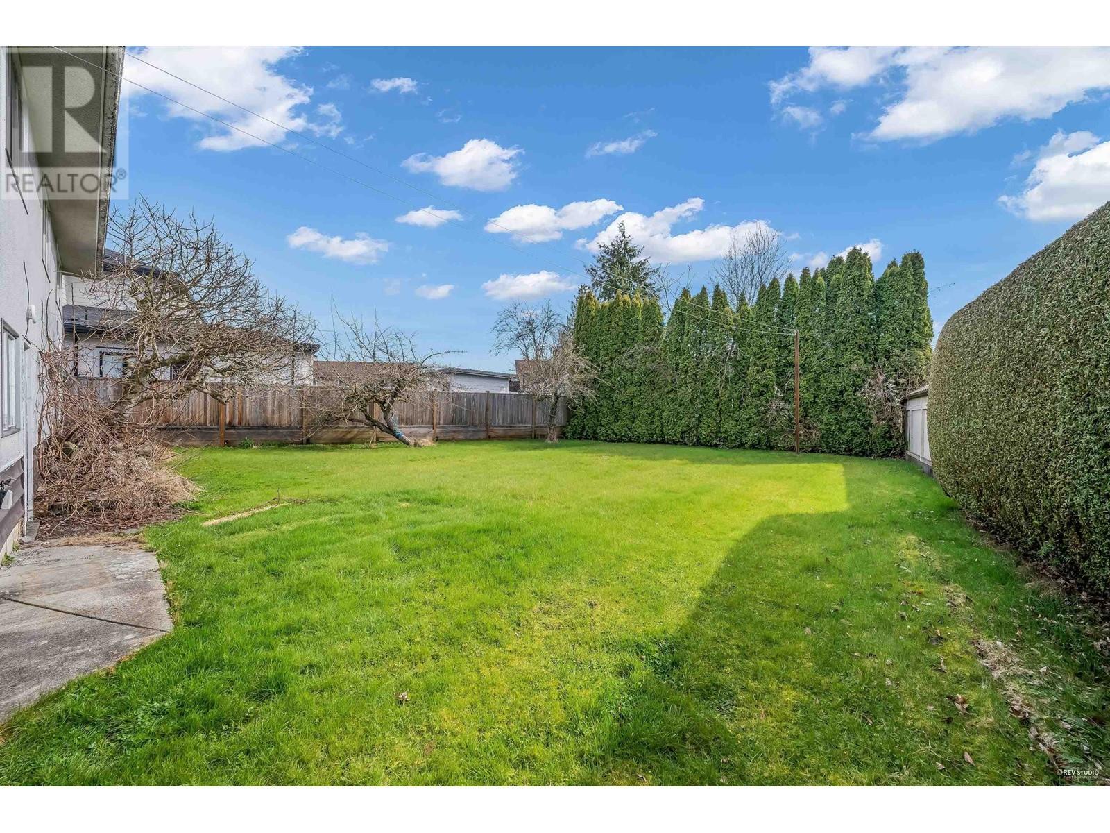 8620 CAMDEN CRESCENT, Richmond real estate listing R2885302