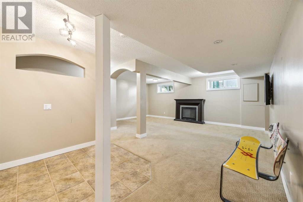 207 Gleneagles View, Cochrane