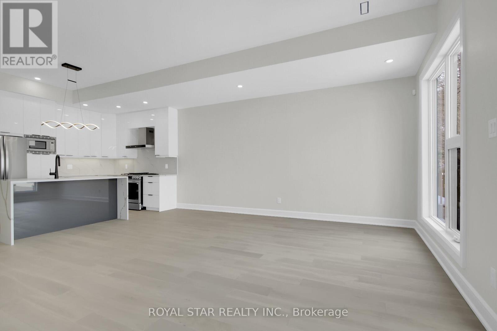 Photo 12 of 549 Mutual Street, Ottawa ON