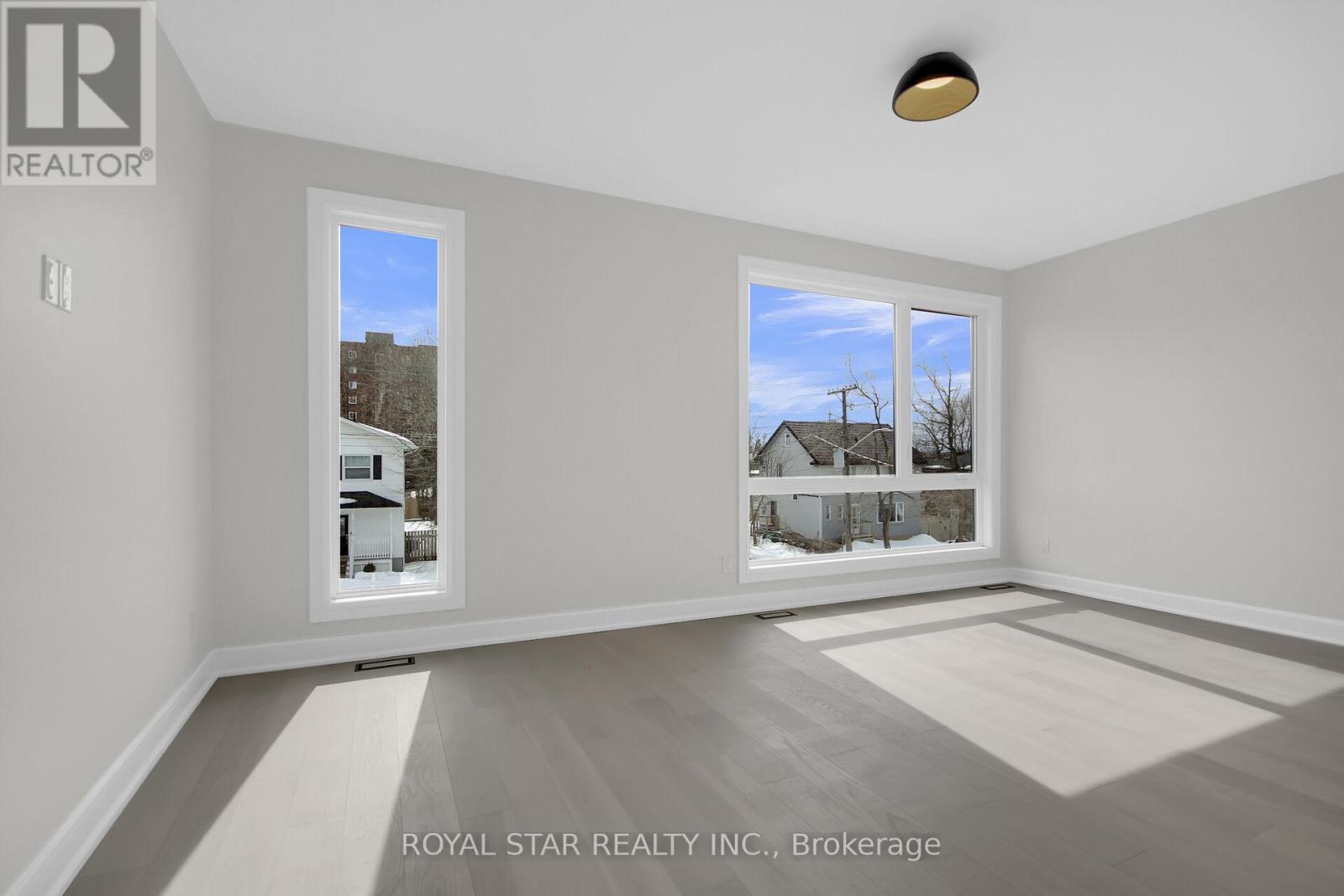 Photo 18 of 549 Mutual Street, Ottawa ON