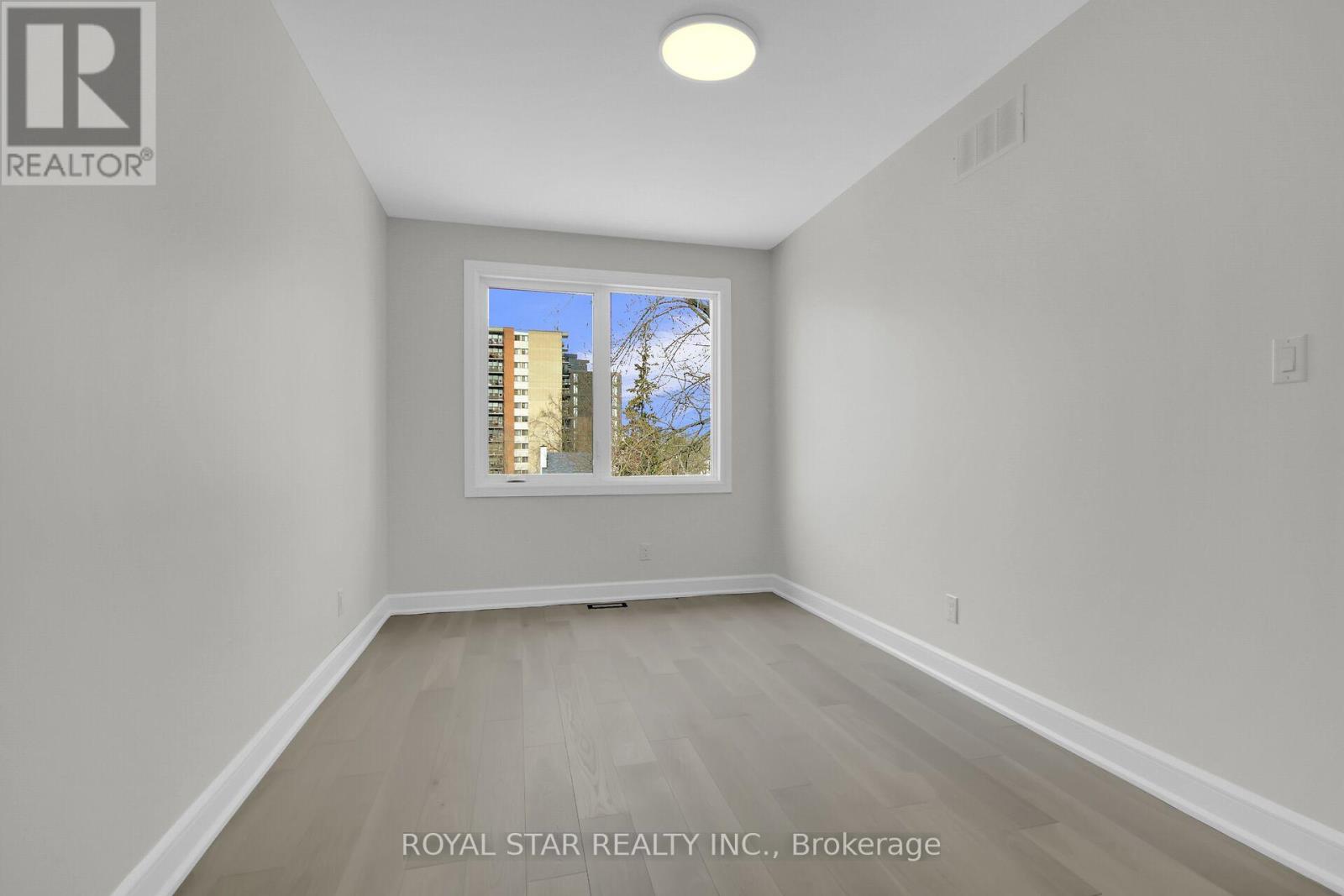 Photo 27 of 549 Mutual Street, Ottawa ON