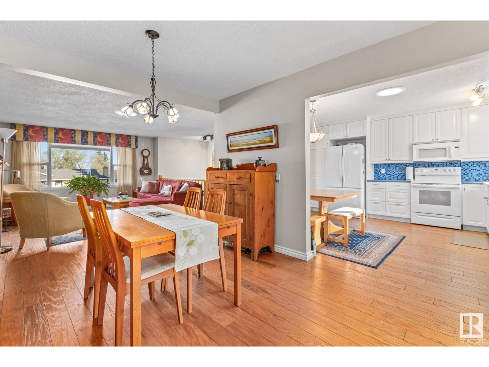 Single Family House Bi-level for Sale in  BANTING PL St. Albert 