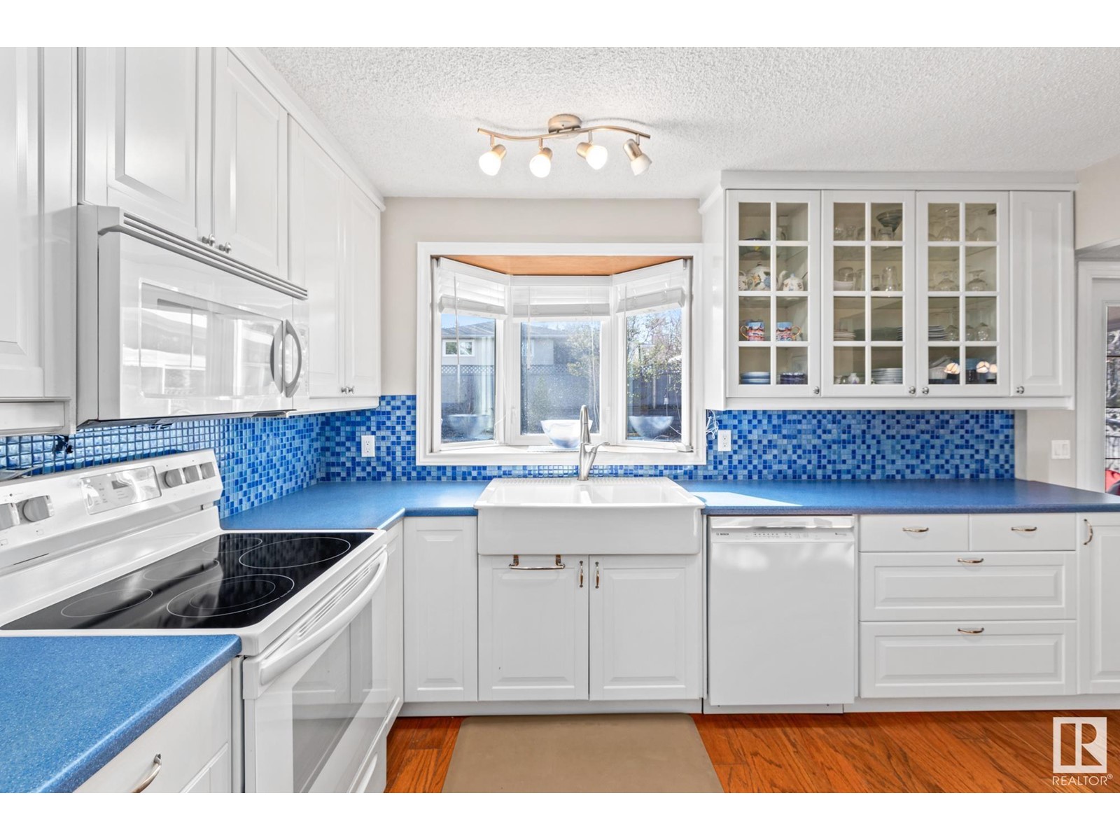 Single Family House Bi-level for Sale in  BANTING PL St. Albert 