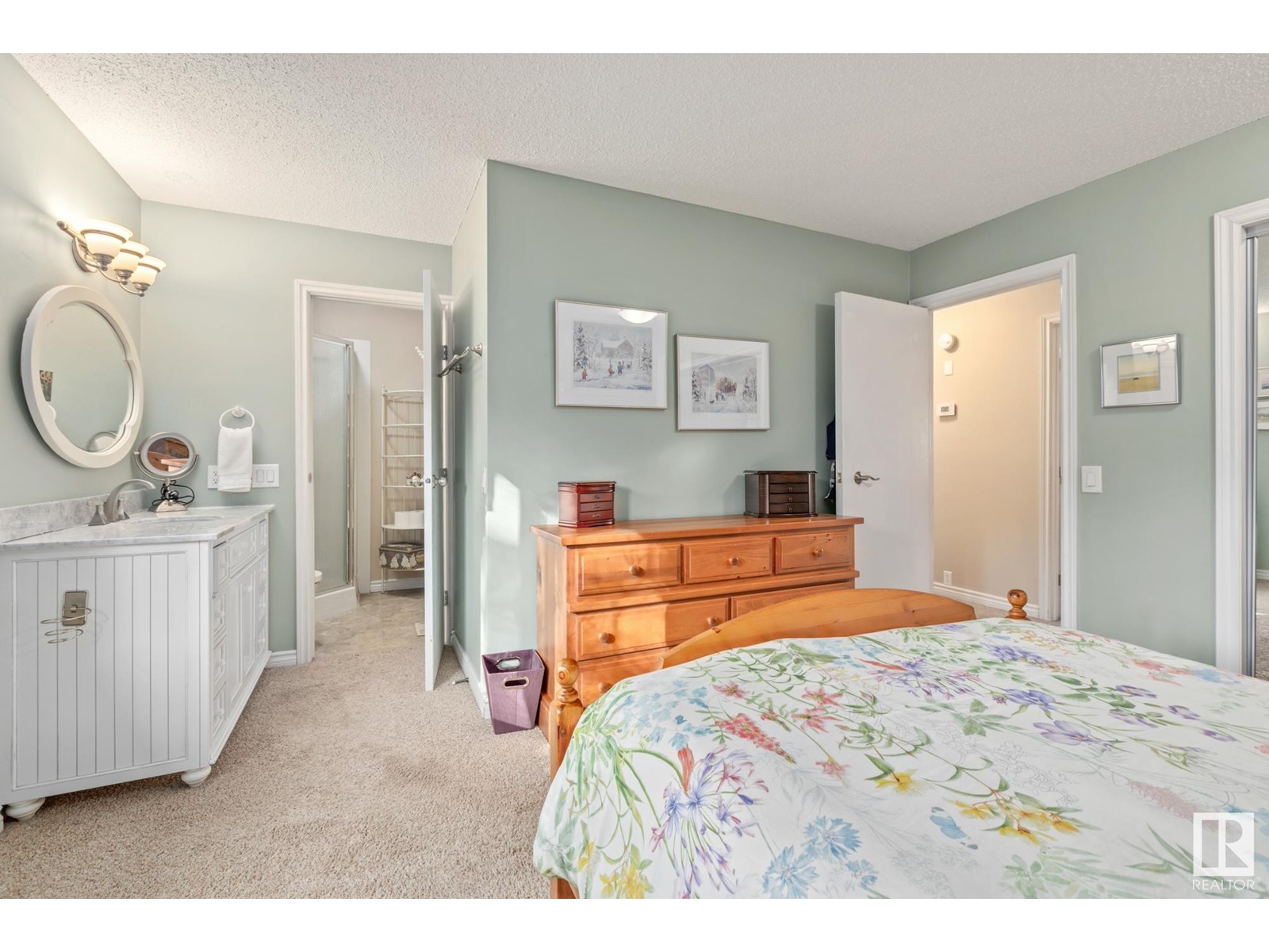 Single Family House Bi-level for Sale in  BANTING PL St. Albert 