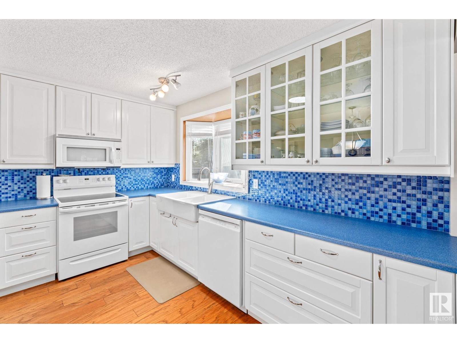 Single Family House Bi-level for Sale in  BANTING PL St. Albert 