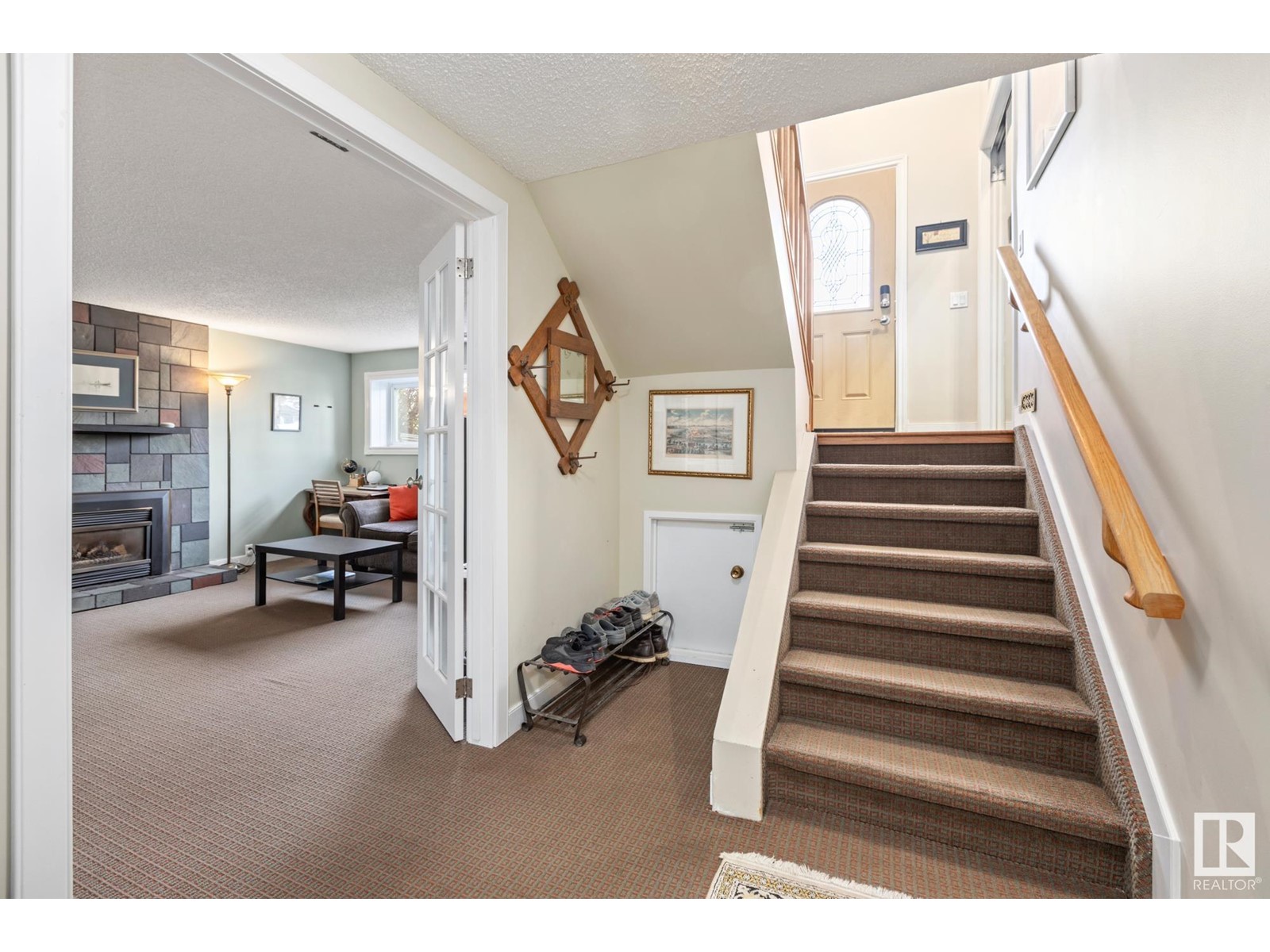 Single Family House Bi-level for Sale in  BANTING PL St. Albert 
