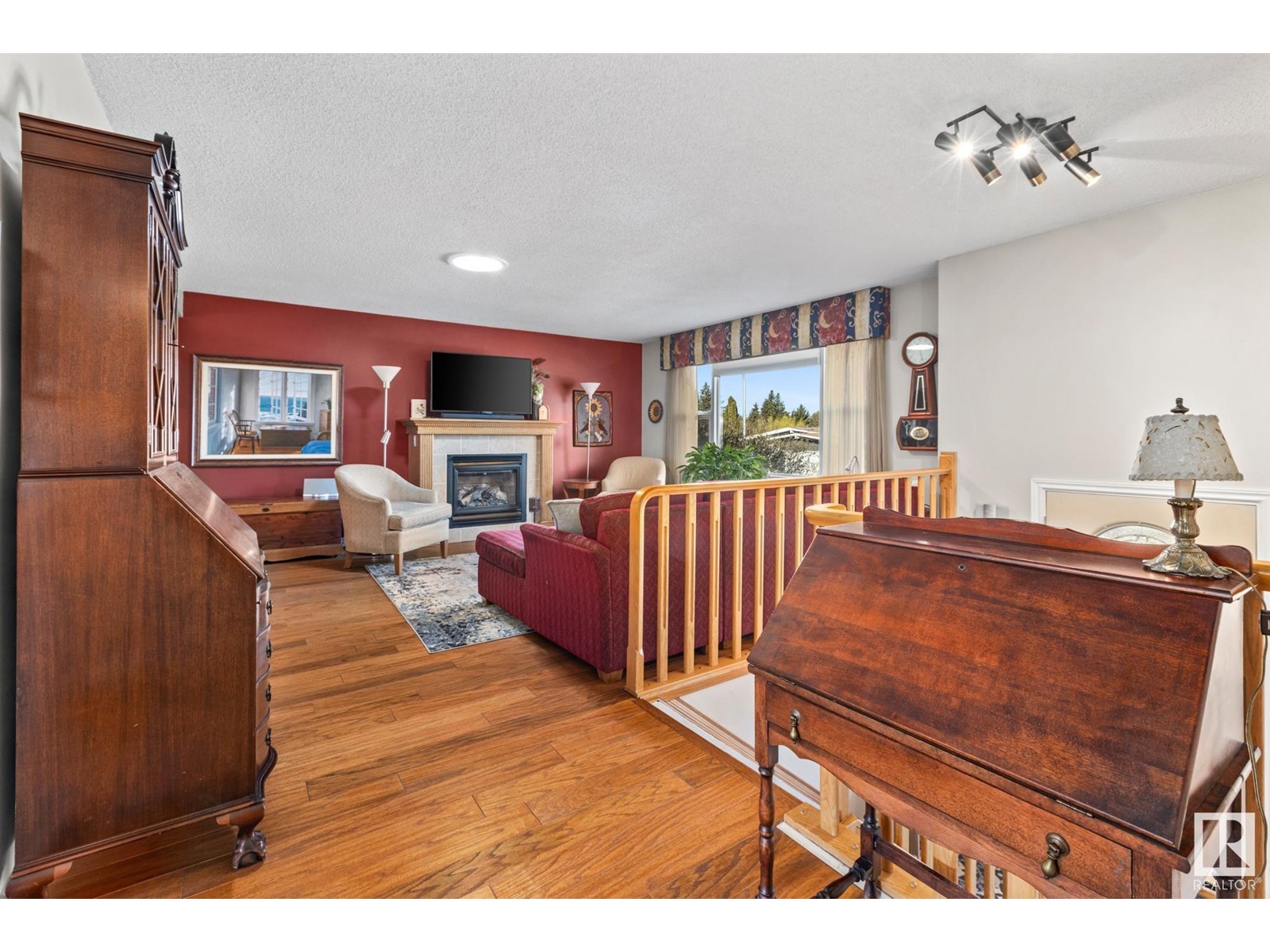 Single Family House Bi-level for Sale in  BANTING PL St. Albert 