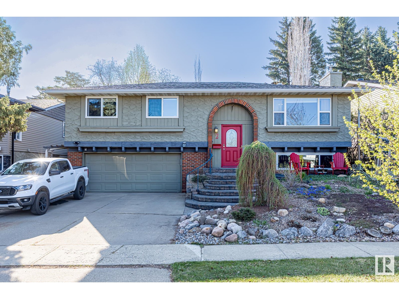 Single Family House Bi-level for Sale in  BANTING PL St. Albert 