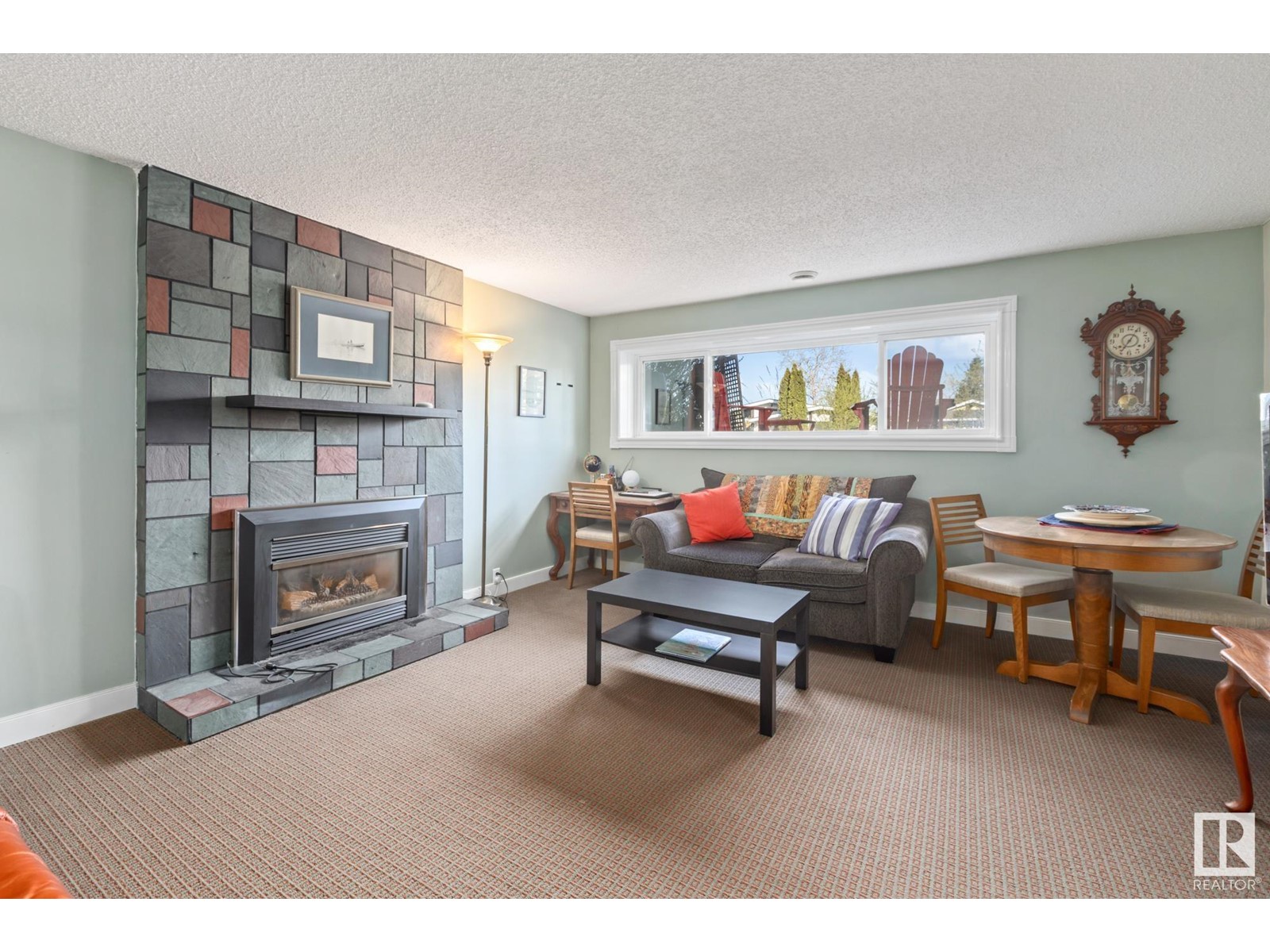 Single Family House Bi-level for Sale in  BANTING PL St. Albert 