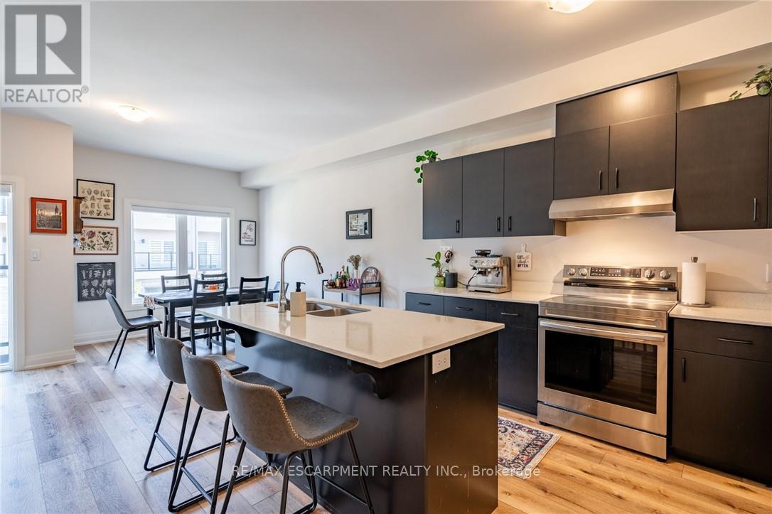 Photo 36 of 16 Raspberry Lane, Hamilton ON