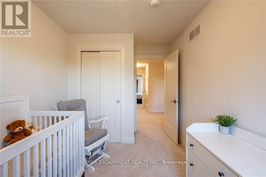 Photo 47 of 16 Raspberry Lane, Hamilton ON