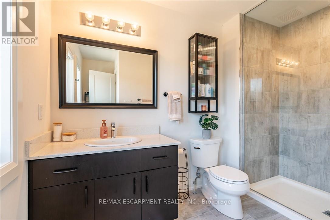Photo 22 of 16 Raspberry Lane, Hamilton ON