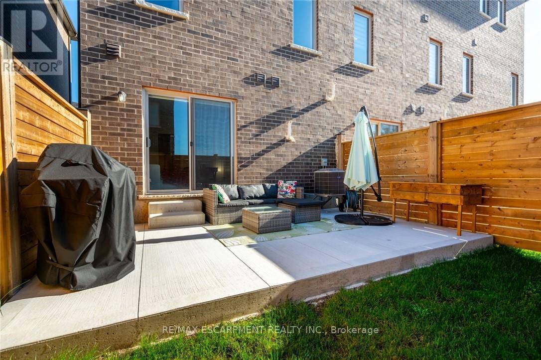 Photo 24 of 16 Raspberry Lane, Hamilton ON