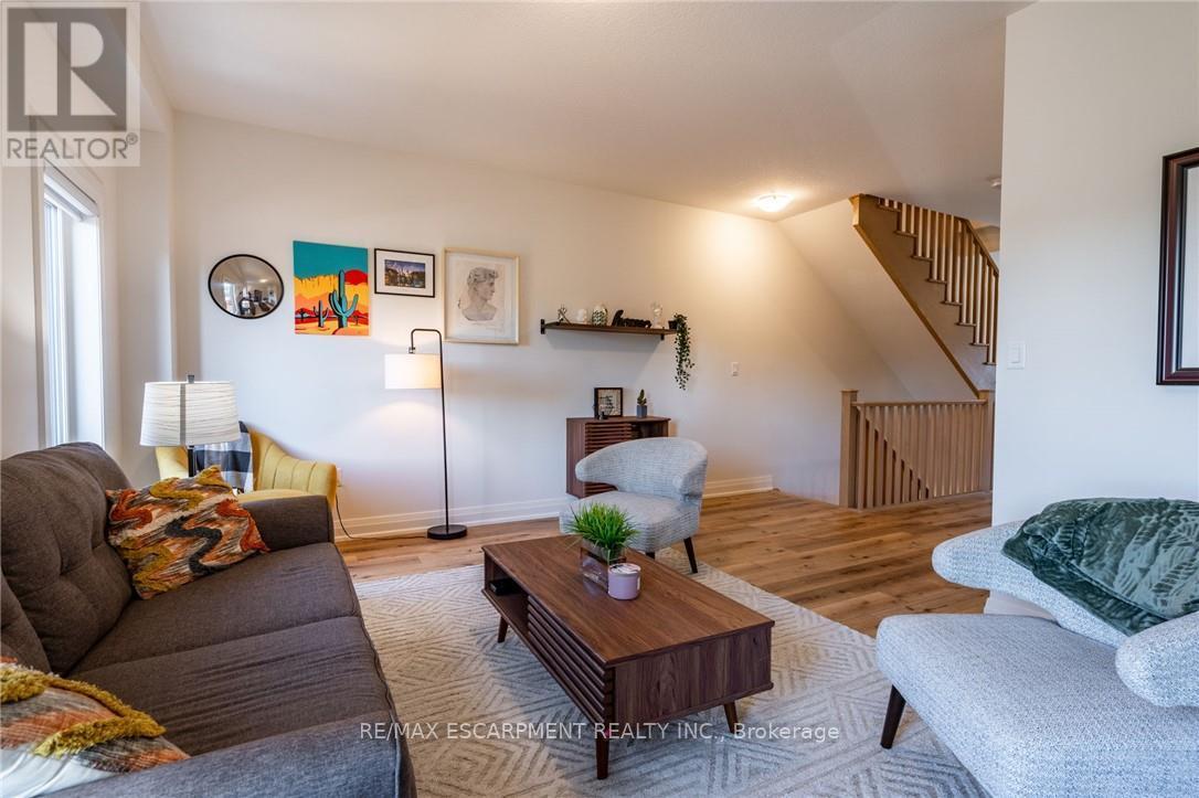 Photo 19 of 16 Raspberry Lane, Hamilton ON