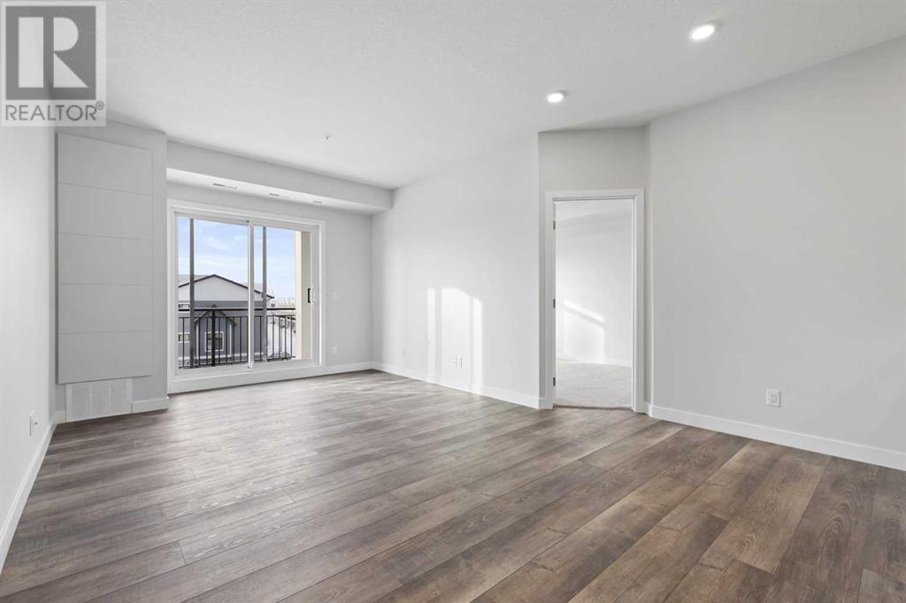 Single Family House for Sale in   Les Jardins Park SE Douglasdale/Glen Calgary 