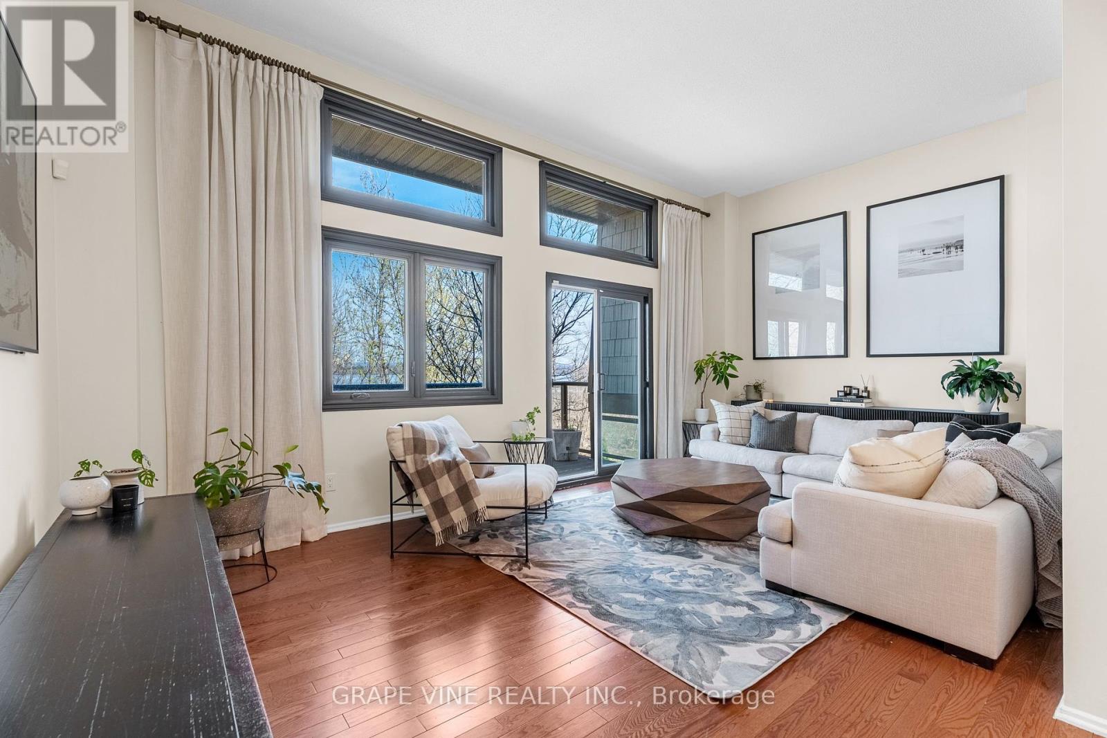 Photo 22 of 29 655 Richmond Road, Ottawa ON