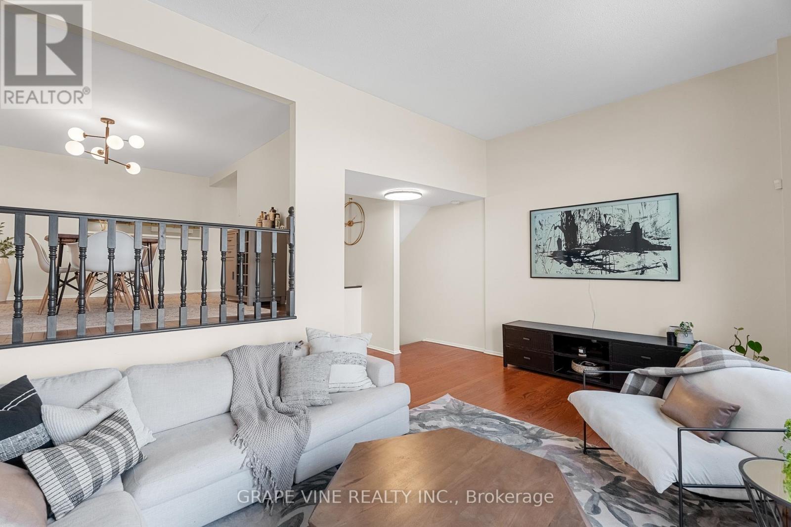 Photo 10 of 29 655 Richmond Road, Ottawa ON