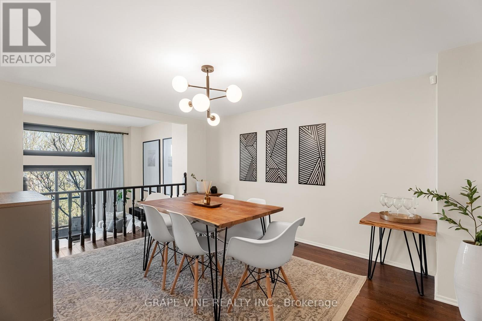 Photo 23 of 29 655 Richmond Road, Ottawa ON